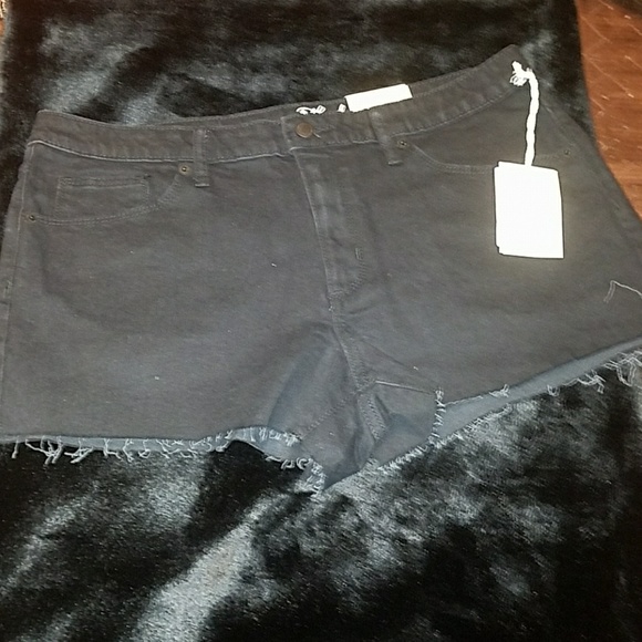 High Rise Shorts - Picture 1 of 3